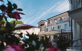 Hotel Stella Della Versilia  4*